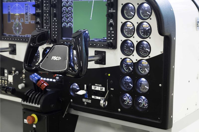 MTGS HYBRID GENERAL AVIATION FLIGHT Simulator FSTD yoke and analog